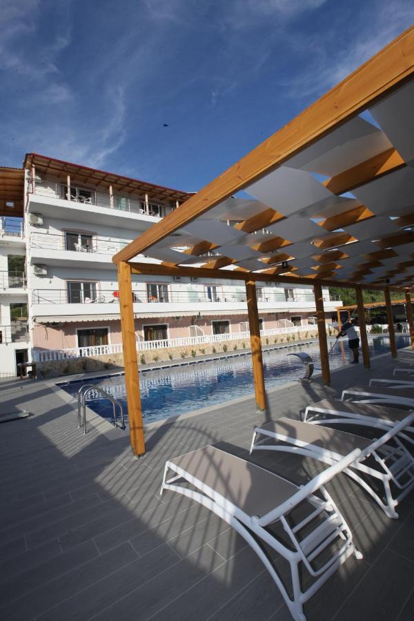 Hotel Riviera Borsh Ngoại thất bức ảnh