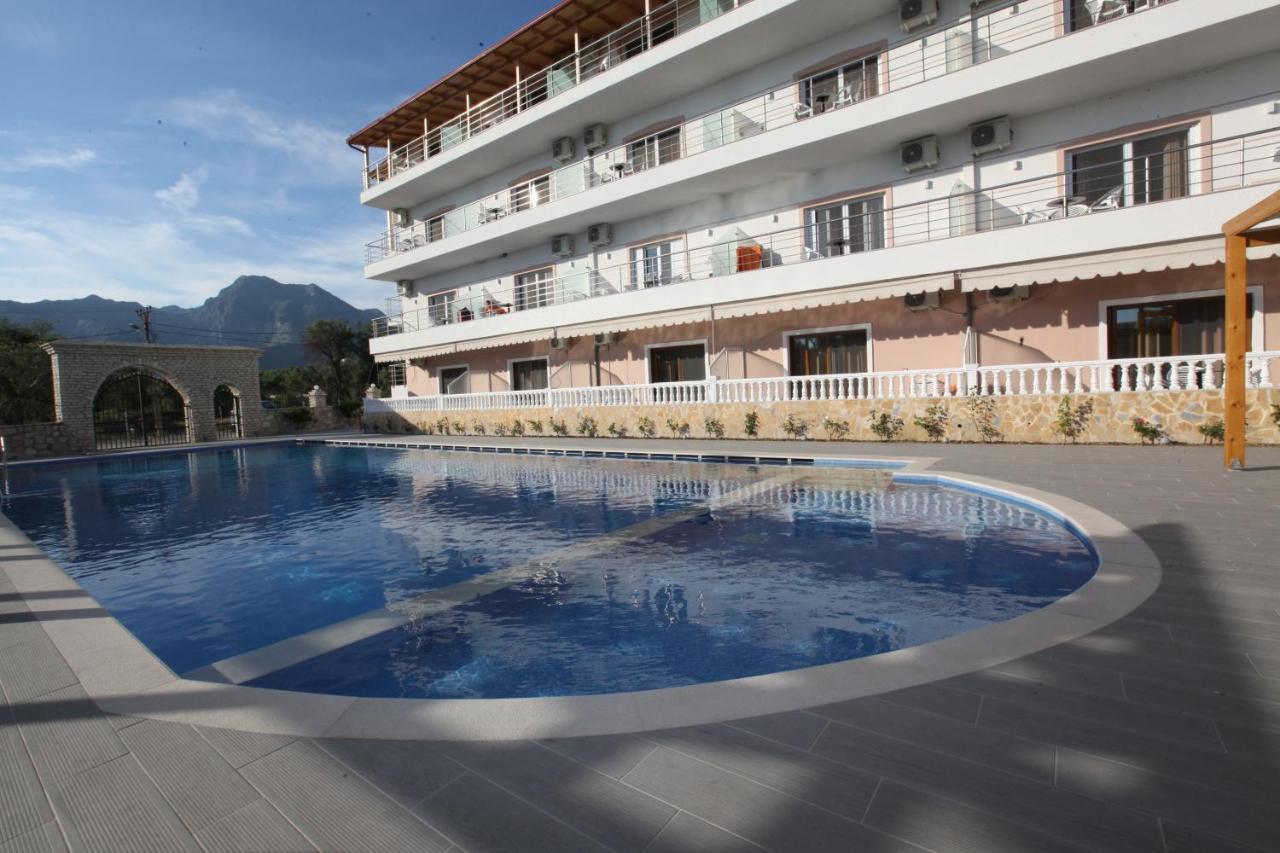 Hotel Riviera Borsh Ngoại thất bức ảnh